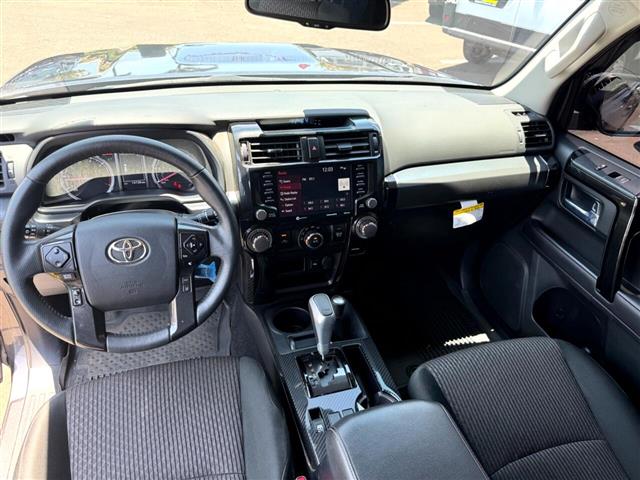 $43995 : 2023 4Runner image 10