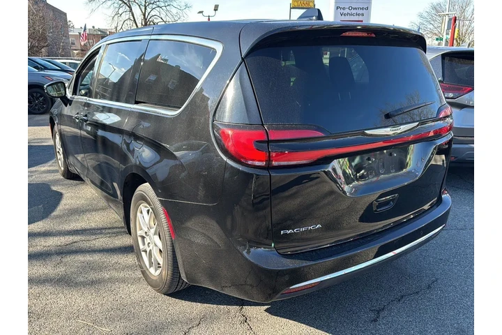 $27990 : Chrysler Pacifica 2024 Touri image 6