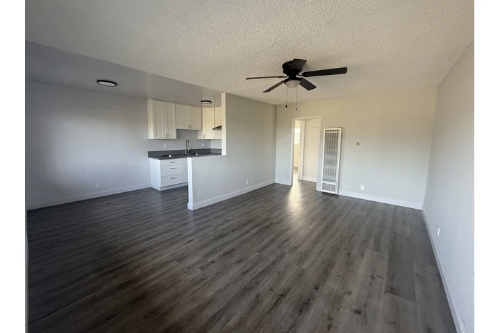 $2249 : 2 Bedroom Apartment image 2