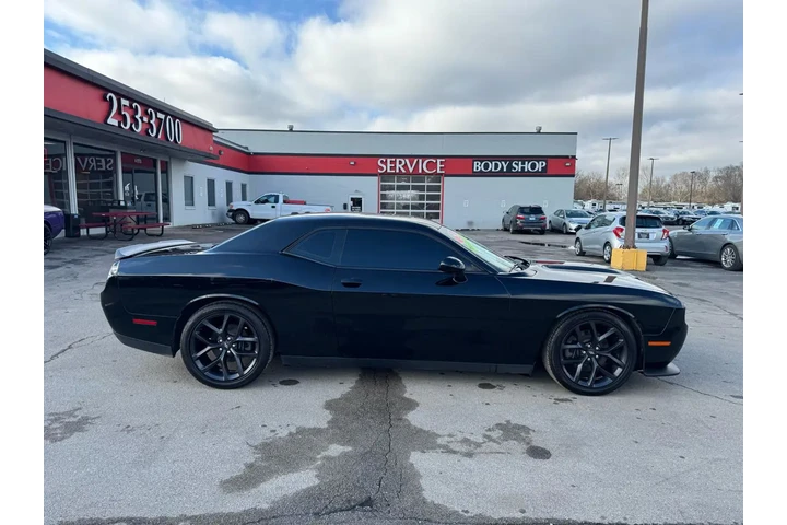 2020 Challenger GT RWD image 1