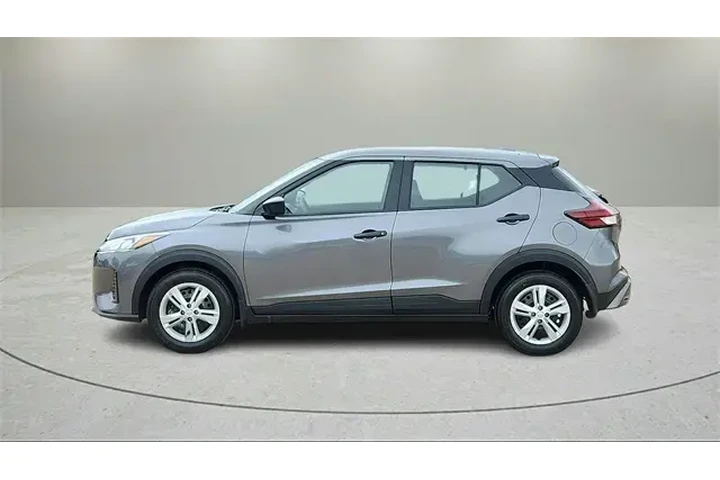 $19851 : Nissan Kicks Play 2025 S 4dr image 4