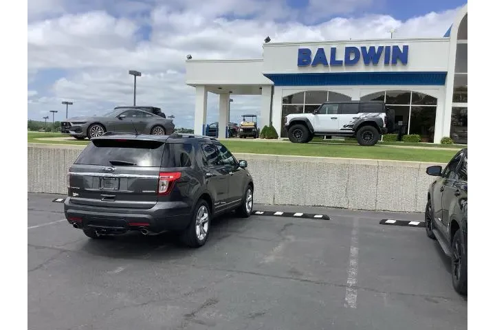 $14950 : Ford Explorer 2015 Limited 4 image 7