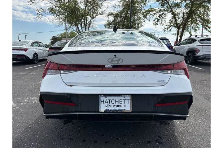 $27498 : Hyundai ELANTRA Hybrid 2025 image 8
