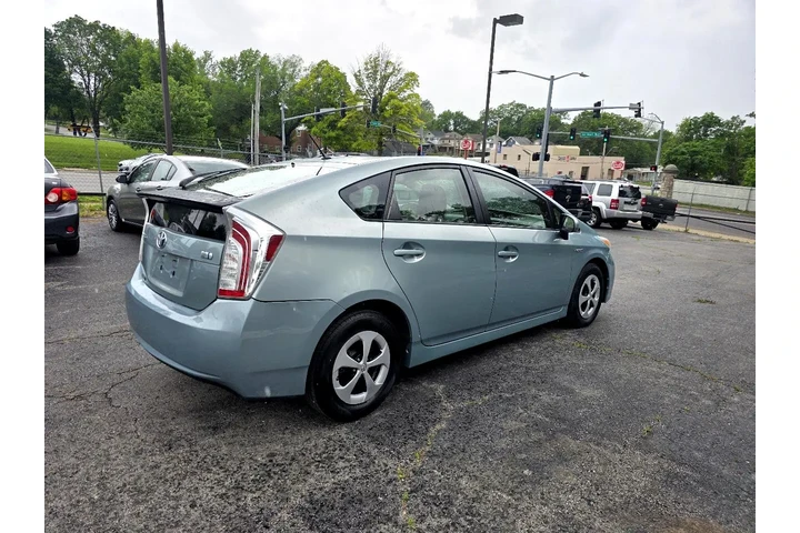 $6990 : 2013 Prius Prius III image 6