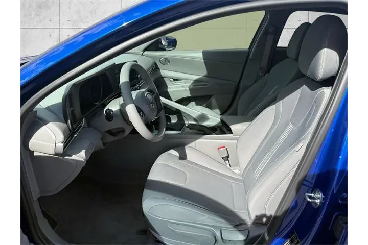 $15885 : Hyundai ELANTRA 2023 SEL 4dr image 3