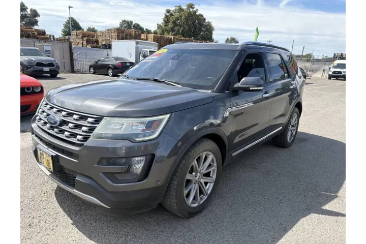 $13599 : 2016 Explorer Limited image 3