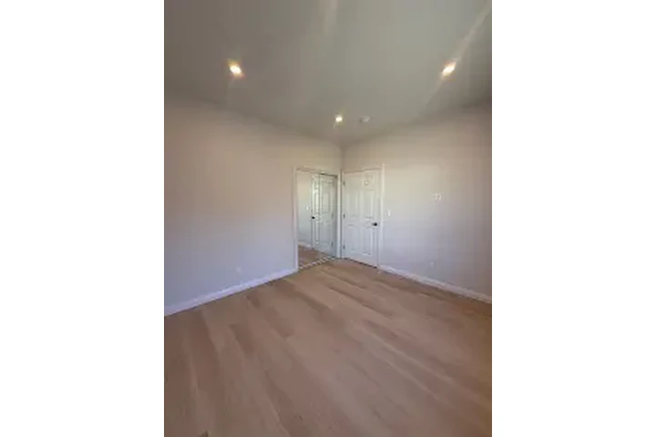 INGLEWOOD RENTO CASA NUEVA image 4