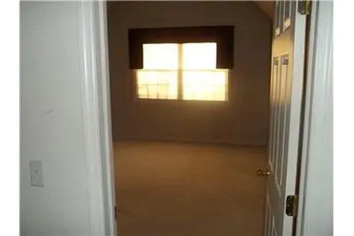 $1950 : Rental property with 1 bedro image 10