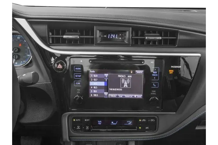 $15925 : Toyota Corolla 2017 SE 4dr S image 10