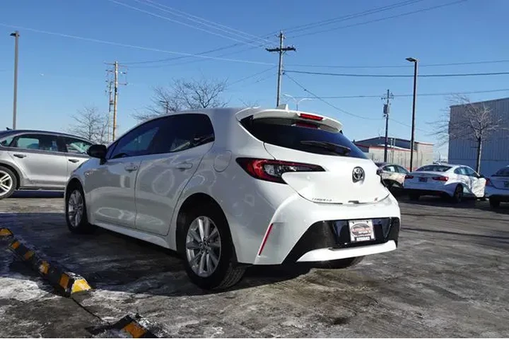 $18999 : 2023 Corolla Hatchback image 6