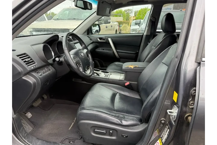 $10000 : Toyota Highlander 2011 AWD B image 10