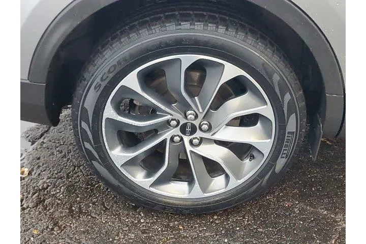 $37995 : Lincoln Nautilus 2023 AWD Re image 7