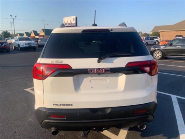 2019 GMC Acadia image 3