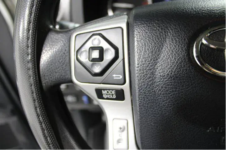 $24915 : Toyota Tundra 2016 4x4 TRD P image 10