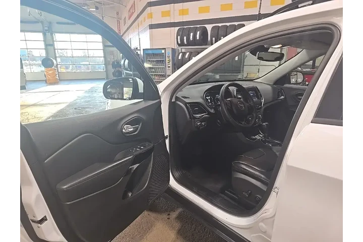 $17917 : Jeep Cherokee 2021 4x4 Latit image 9