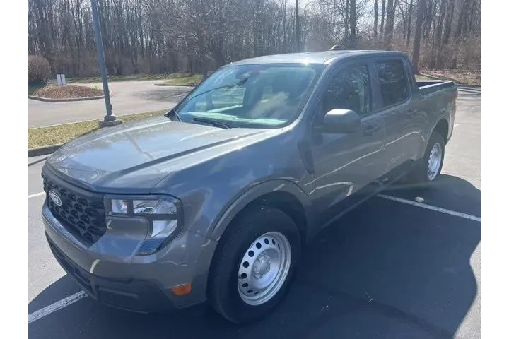 $27758 : Ford Maverick 2025 AWD XL 4d image 2