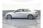 $16527 : Hyundai ELANTRA 2023 SEL 4dr thumbnail