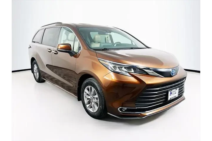 $37990 : Toyota Sienna 2022 AWD XLE 7 image 1