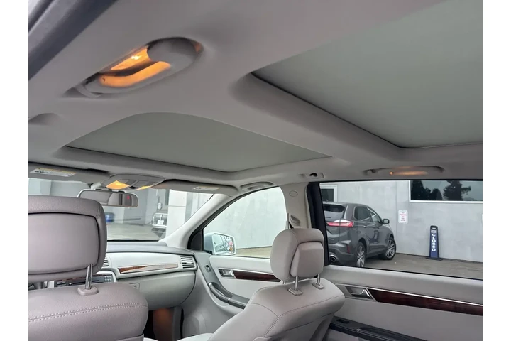 $14950 : Mercedes-Benz R-Class 2012 A image 9