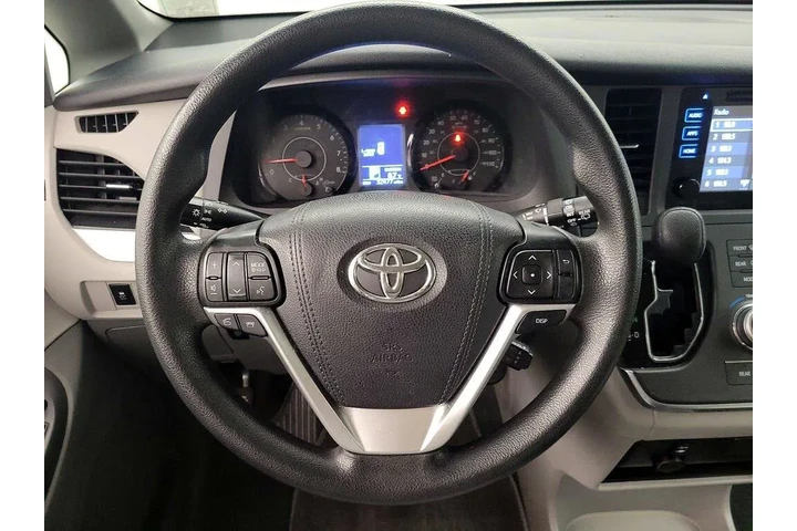 $28998 : Toyota Sienna 2017 LE 7-Pass image 10
