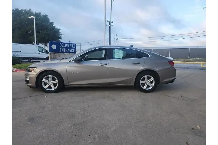 $16497 : Chevrolet Malibu 2022 LS 4dr image 4