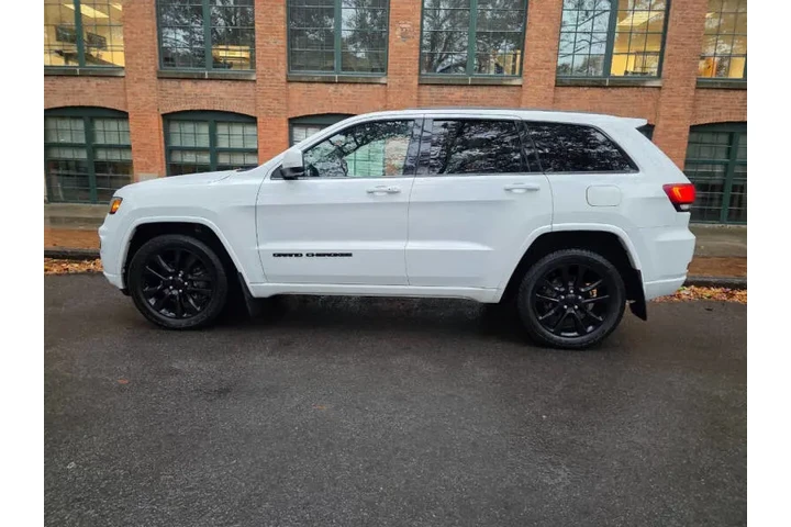 $20500 : 2019 Grand Cherokee Altitude image 4