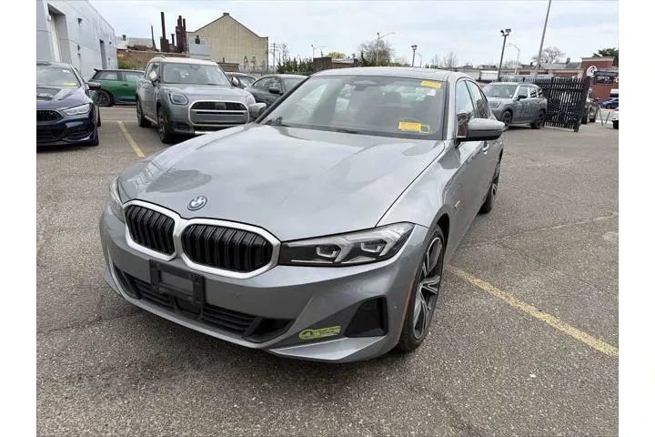 $35943 : BMW 3 Series 2023 AWD 330e x image 2