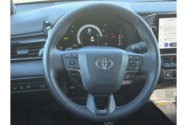 $32980 : Toyota Camry 2025 SE 4dr Sed image 9