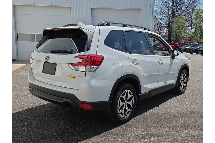 $26998 : Subaru Forester 2023 AWD Pre image 6