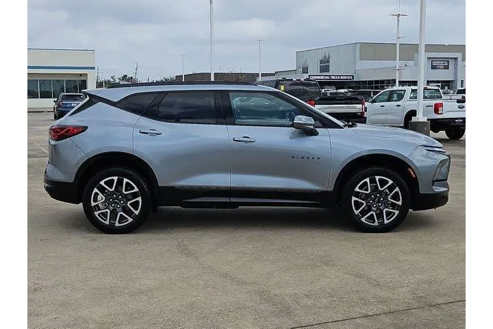 $32999 : Chevrolet Blazer 2025 RS 4dr image 2