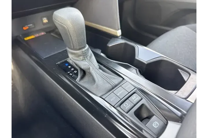 $26597 : Toyota Camry 2025 SE 4dr Sed image 10