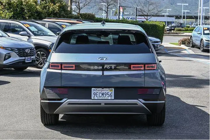 $22000 : Hyundai IONIQ 5 2023 SEL 4dr image 6