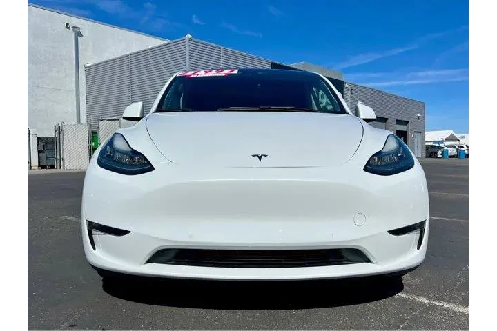 $27997 : Tesla Model Y 2021 AWD Long image 8