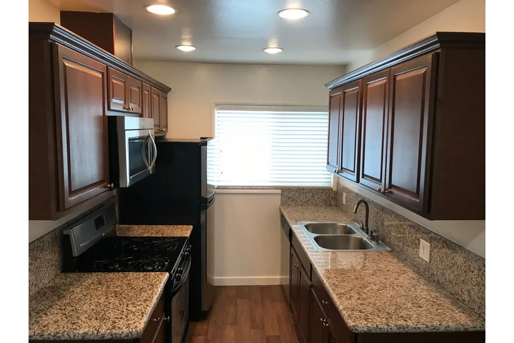 $1200 : Cozy 1-Bedroom and 1-Bathroom image 2