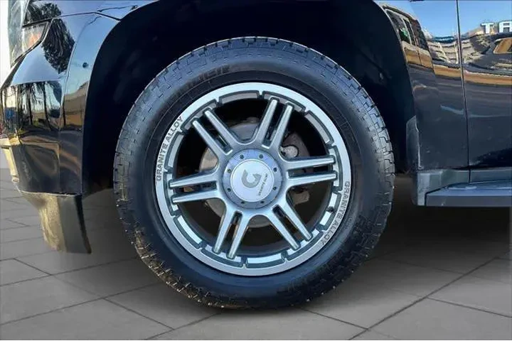 $18988 : Chevrolet Tahoe 2016 4x4 LT image 8