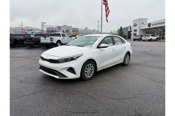 $16575 : Kia Forte 2022 FE 4dr Sedan image 3