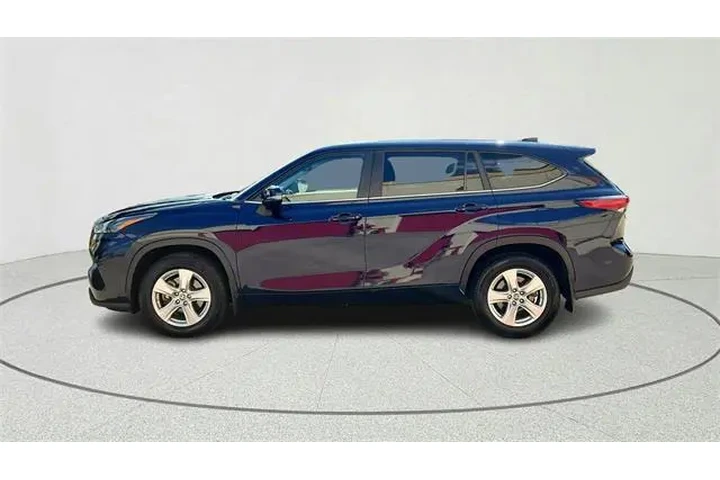 $30790 : Toyota Highlander 2023 image 6