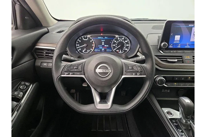 $19998 : Nissan Altima 2023 2.5 SV 4d image 10