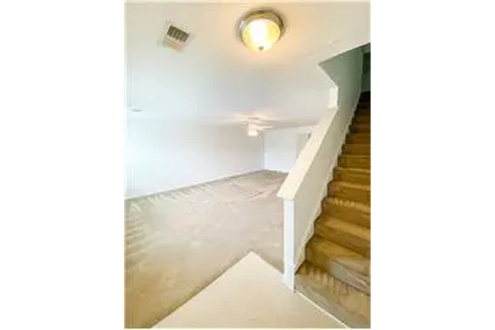 $1550 : Rental property with 2 bedro image 6