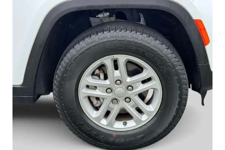 $25795 : Jeep Grand Cherokee 2023 4x4 image 9