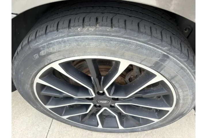 $16990 : 2018 Taurus SEL image 10