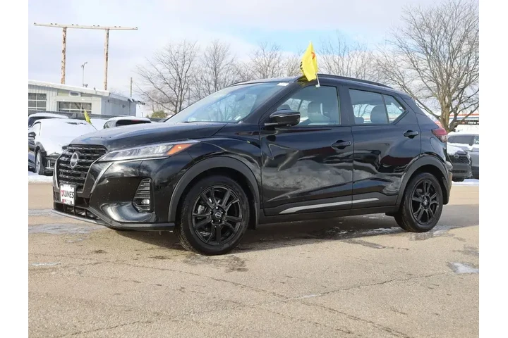 $19277 : Nissan Kicks 2023 SR 4dr Cro image 5