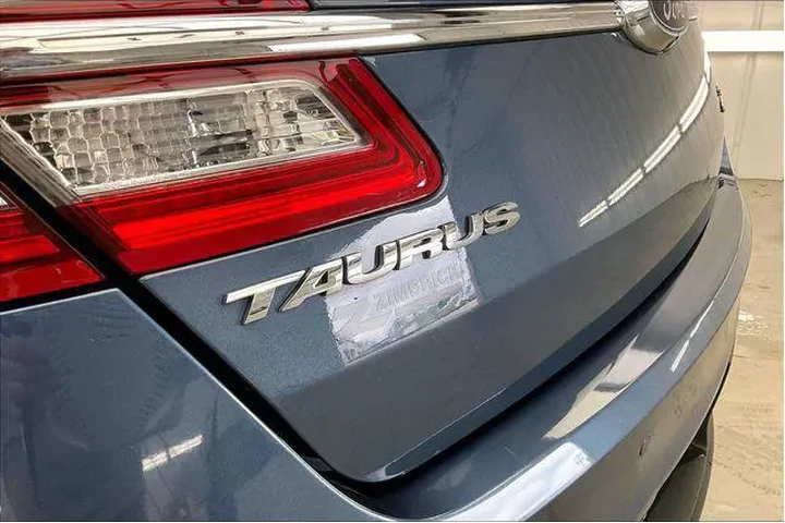 $16490 : Ford Taurus 2019 SEL 4dr Sed image 9