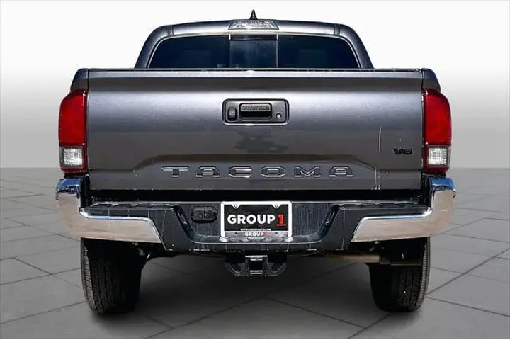 $30982 : Toyota Tacoma 2021 4x2 SR5 V image 4