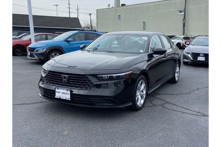 $21550 : Honda Accord 2024 LX 4dr Sed image 7