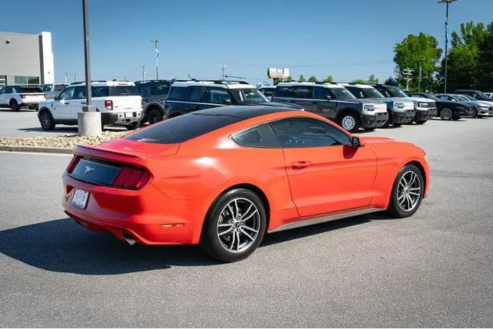 $18977 : Ford Mustang 2017 EcoBoost 2 image 9