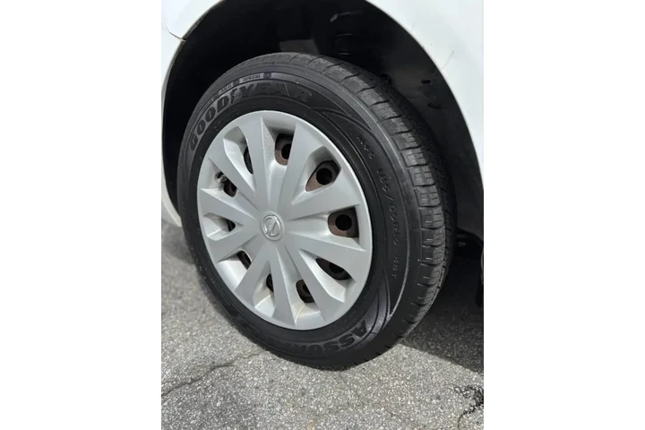 2012 Versa 1.6 SV image 7