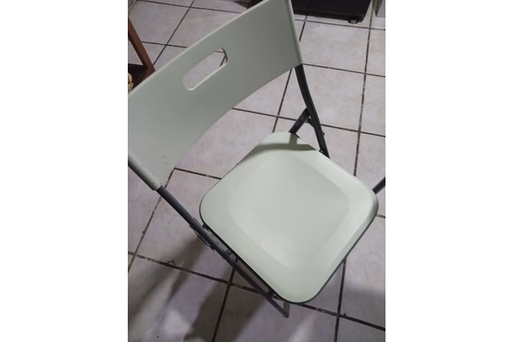 $1500 : Mesa y sillas plegables image 5