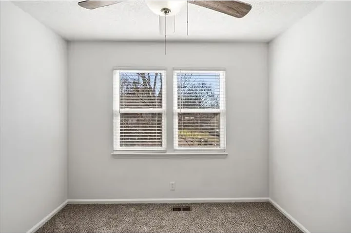 $1450 : Nice 2 Bedroom/1.5 Bath image 2