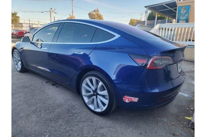 $21999 : 2018 Model 3 Long Range image 8
